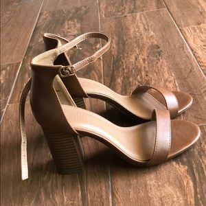 Brown heels size 6